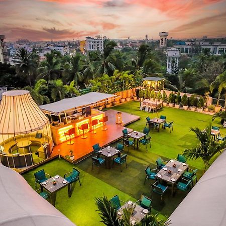Hotel Pal Heights Μπουμπάνεσβαρ Εξωτερικό φωτογραφία