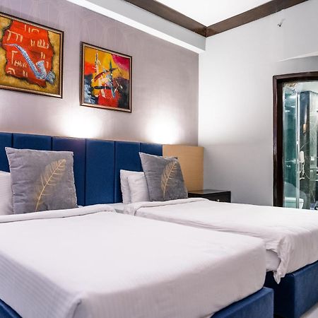 Hotel Pal Heights Μπουμπάνεσβαρ Εξωτερικό φωτογραφία