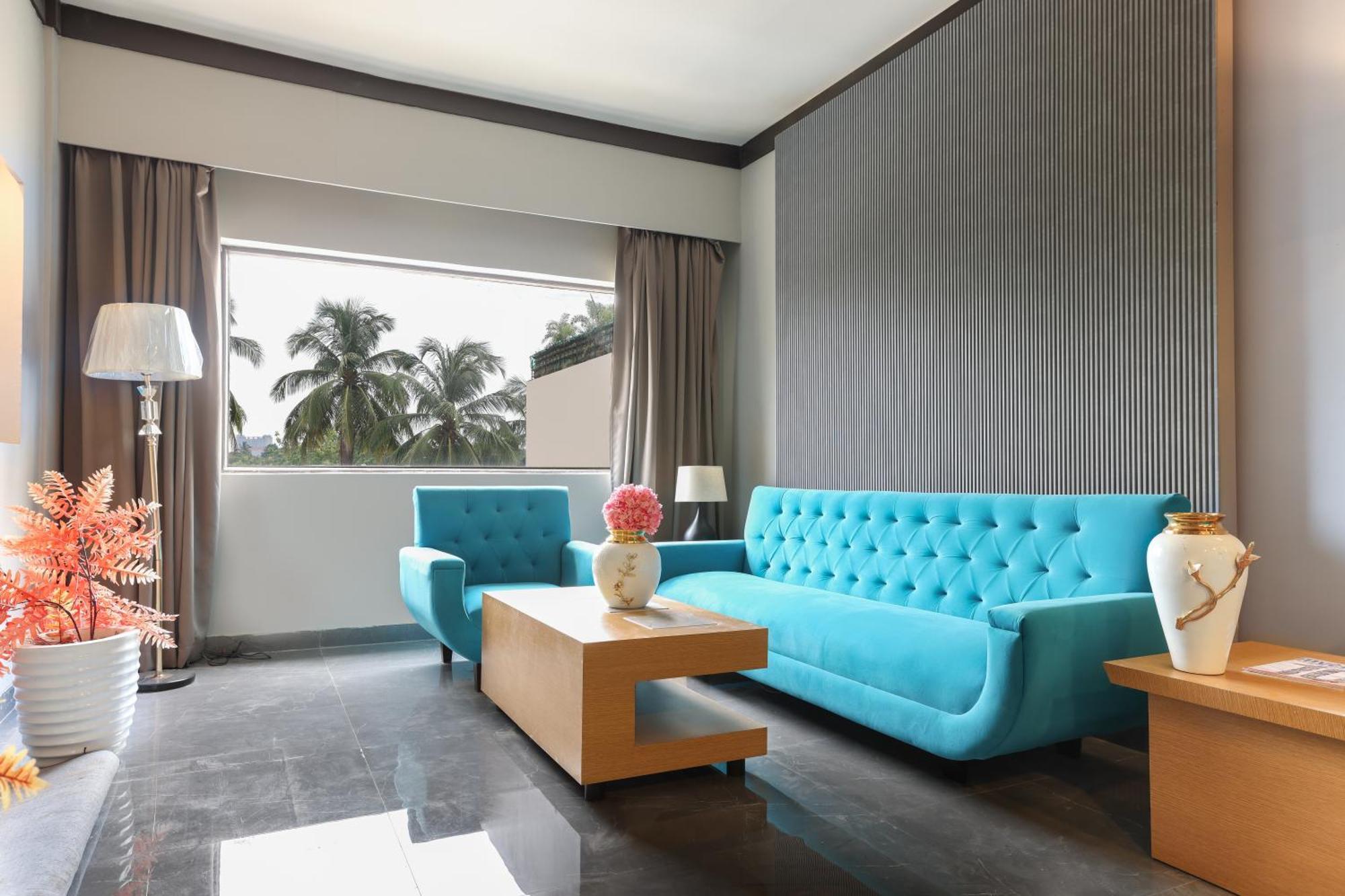 Hotel Pal Heights Μπουμπάνεσβαρ Εξωτερικό φωτογραφία
