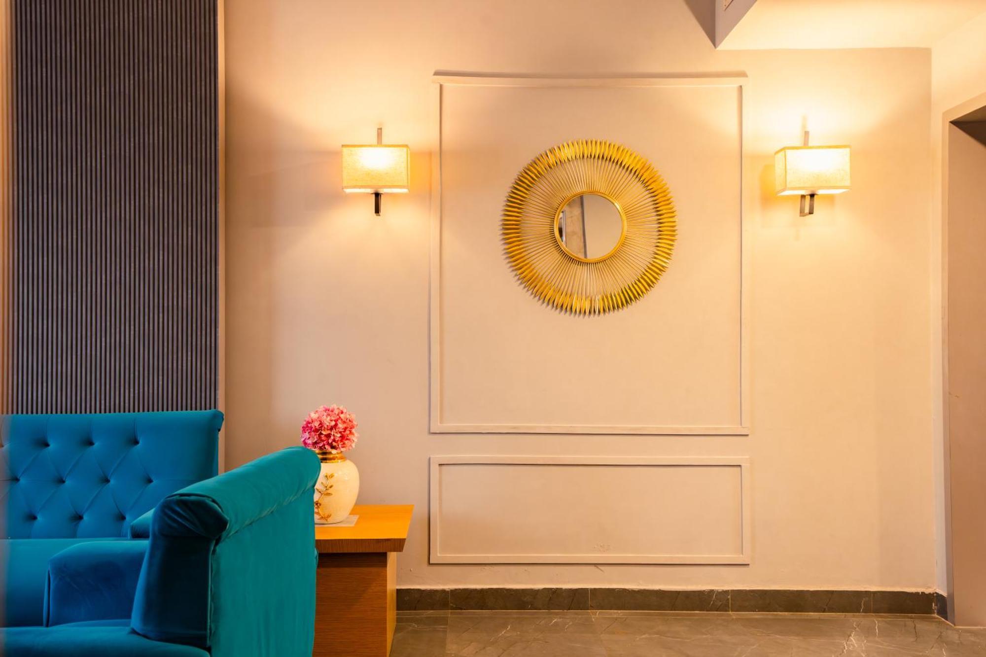 Hotel Pal Heights Μπουμπάνεσβαρ Εξωτερικό φωτογραφία