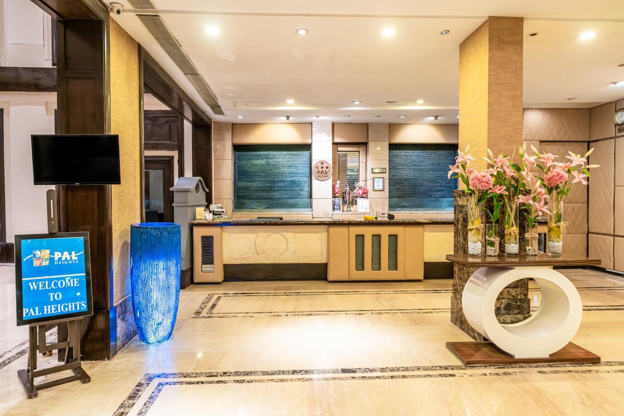 Hotel Pal Heights Μπουμπάνεσβαρ Εξωτερικό φωτογραφία