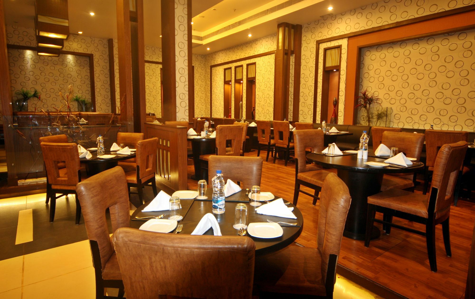 Hotel Pal Heights Μπουμπάνεσβαρ Εξωτερικό φωτογραφία