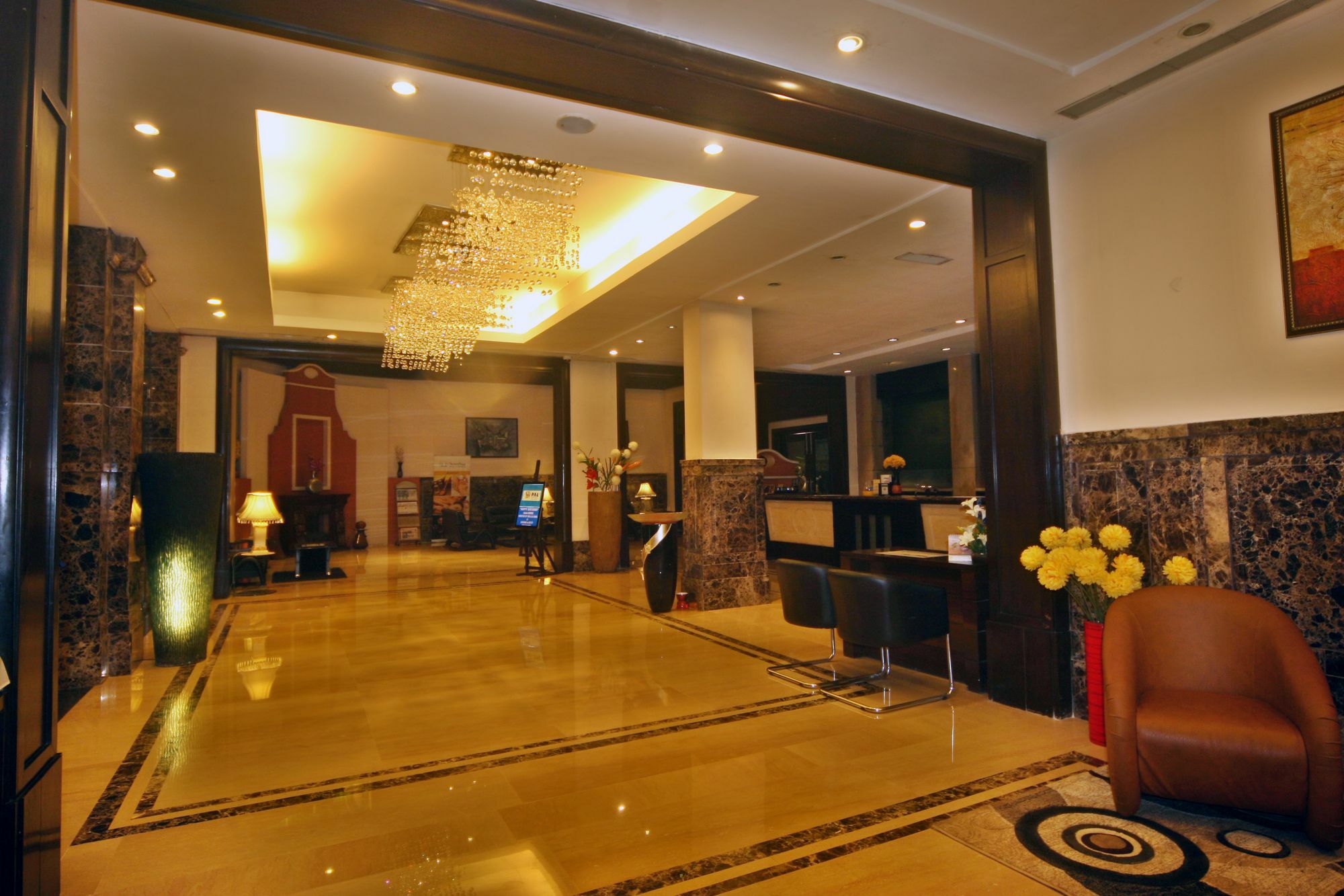 Hotel Pal Heights Μπουμπάνεσβαρ Εξωτερικό φωτογραφία